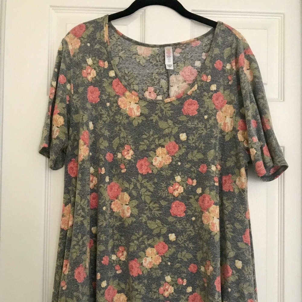 EUC LuLaRoe L gray vintage floral Perfect T shirt